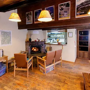 refugi-rural-vall-de-siarb.catalonia-hotels.com/